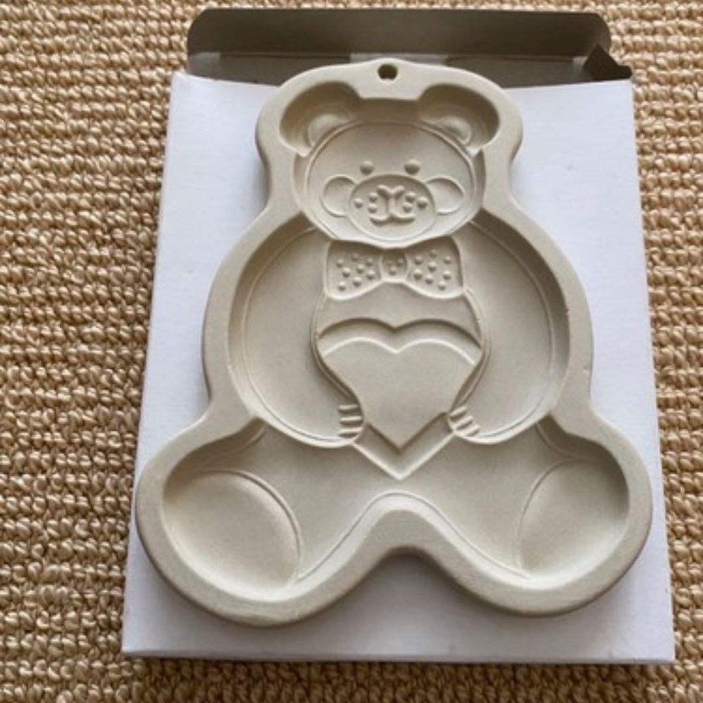 The Pampered Chef Bear Clay Cookie Mold, New